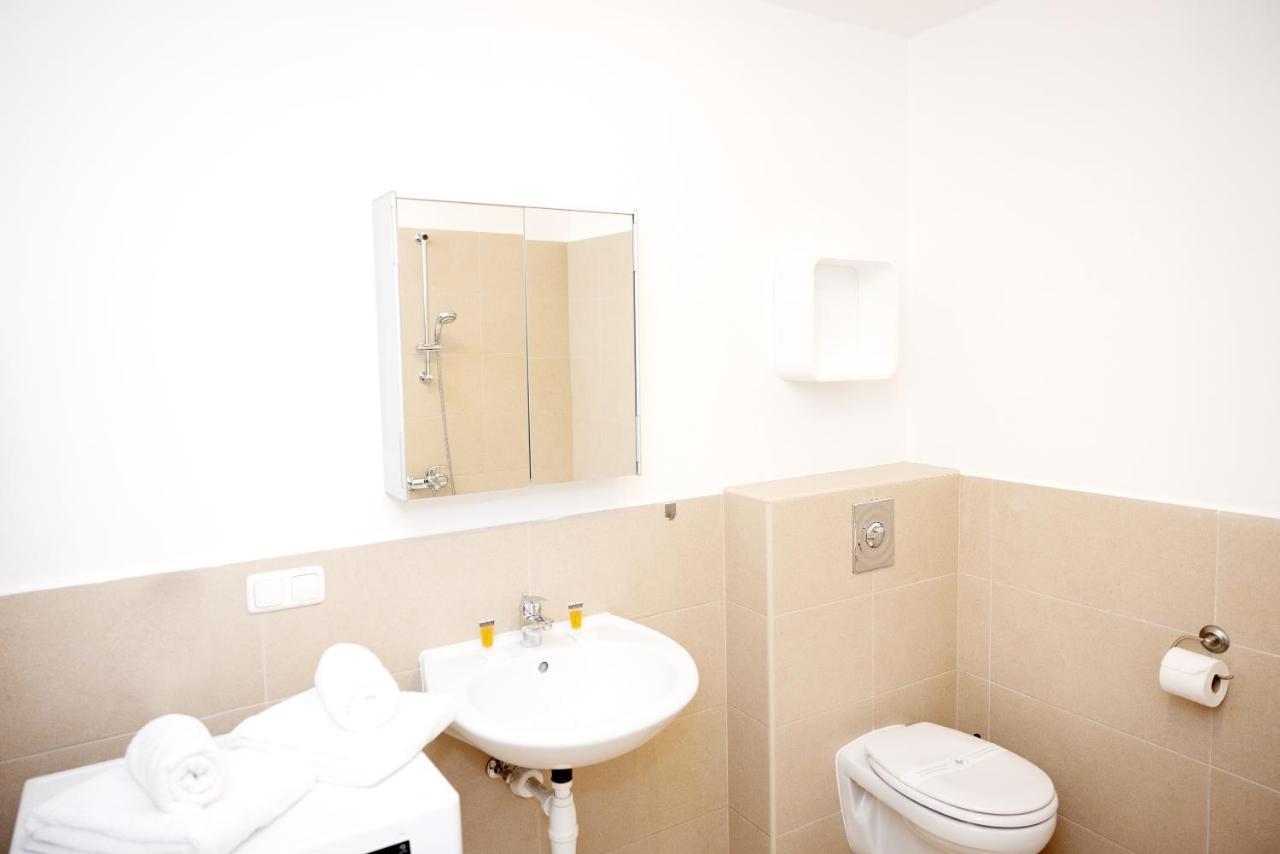 Premium 80 M2 Apartment - Free Parking Bécs Kültér fotó