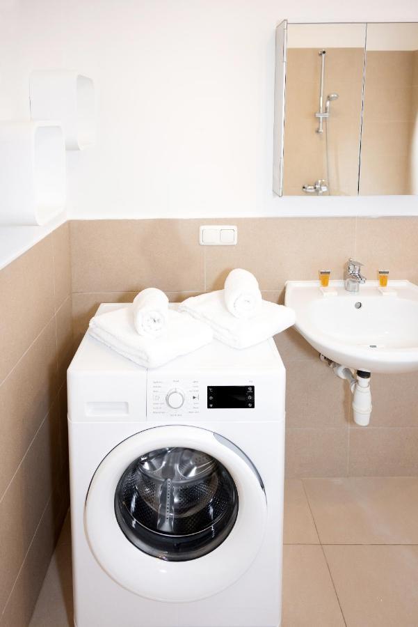 Premium 80 M2 Apartment - Free Parking Bécs Kültér fotó