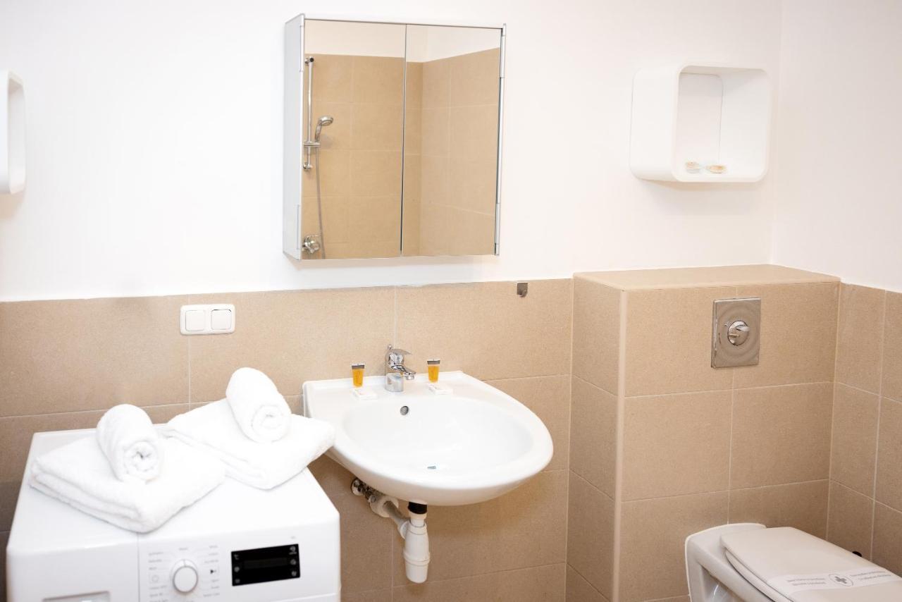 Premium 80 M2 Apartment - Free Parking Bécs Kültér fotó